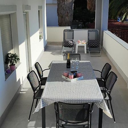 Apartman Emily, 6 Plus 2 Guests, Newly Refurbished بولا المظهر الخارجي الصورة
