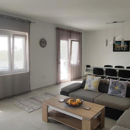 Apartman Emily, 6 Plus 2 Guests, Newly Refurbished بولا المظهر الخارجي الصورة