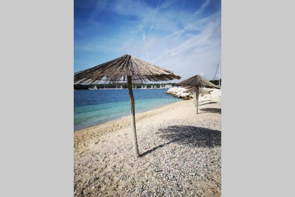Apartman Emily, 6 Plus 2 Guests, Newly Refurbished بولا المظهر الخارجي الصورة